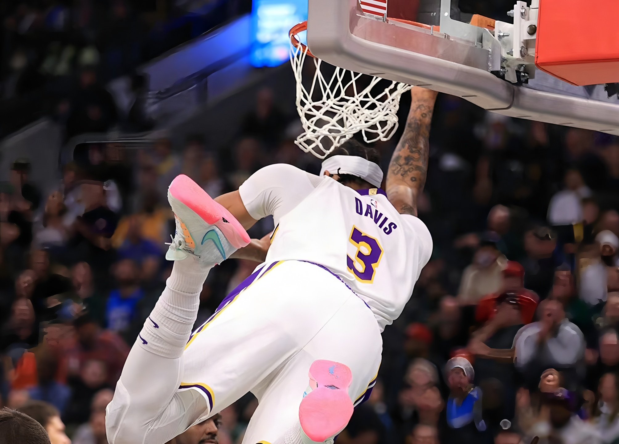 九游娱乐-詹姆斯关键节点突破纪录,日本队带队取胜!的简单介绍