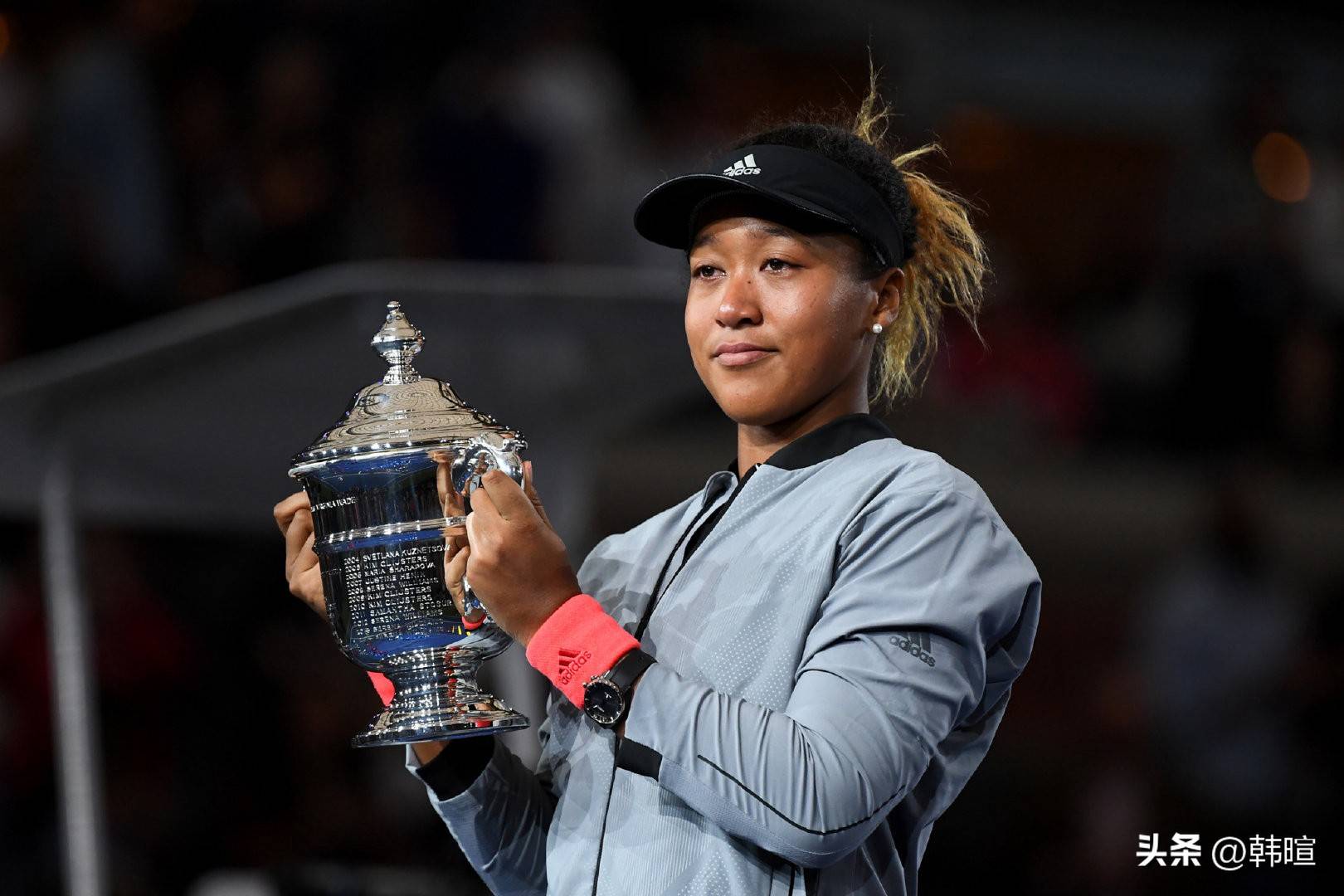 九游体育-大坂直美回归赛场，赛事规则更新首场状态亮眼，曼联观众沸腾！的简单介绍